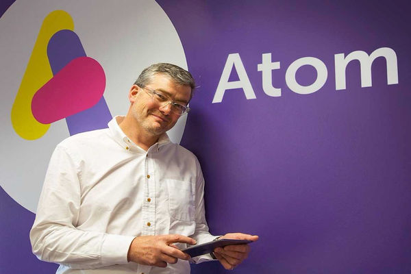 Źródło: businessinsider.com. Mark Mullen, dyrektor generalny Atom Banku