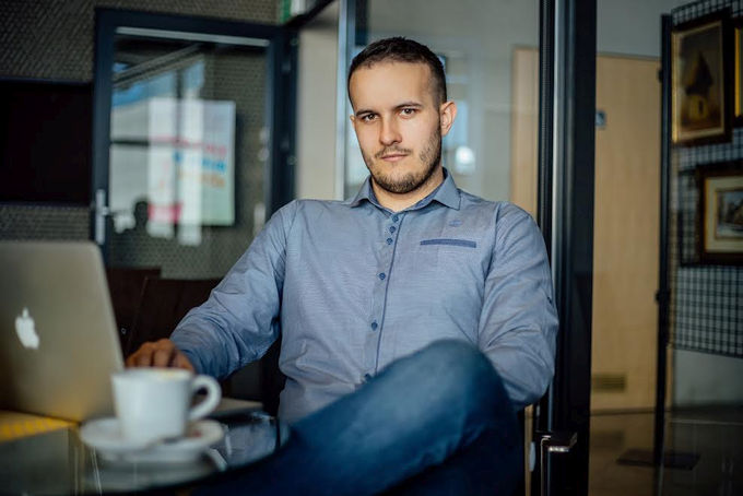 Źródło: teslablog.pl. Dariusz Lorek - jeden z założycieli Tesla Blog Polska