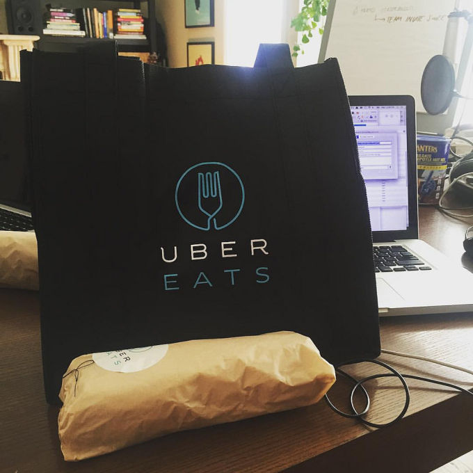 UberEats szuka kierowców. Usługa już niedługo startuje w Warszawie.