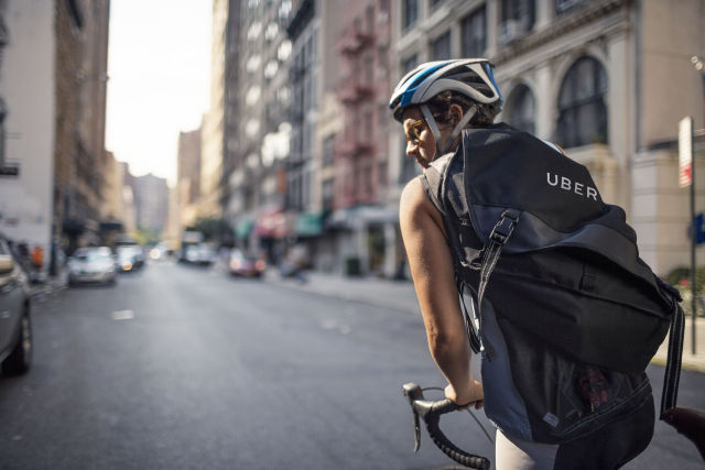 W uberEats dostawy będzie można rozwozić również rowerem.