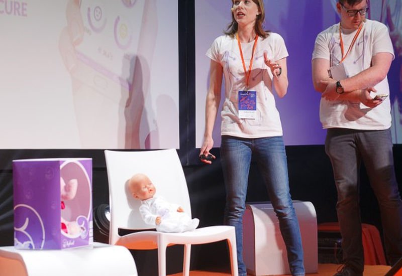 Polski startup stworzył inteligentne ubranko dla niemowląt.