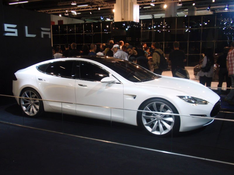 Tesla pomoże w łapaniu przestępców