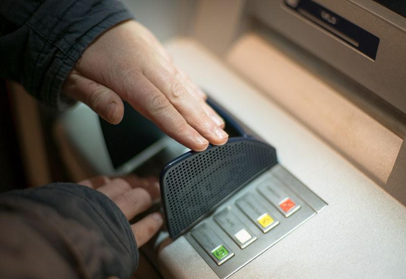Oszuści podają się za PKO Bank Polski. KNF ostrzega