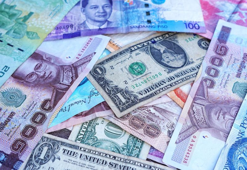Karta wielowalutowa dla firm od Alior Banku. Czy to się opłaca?