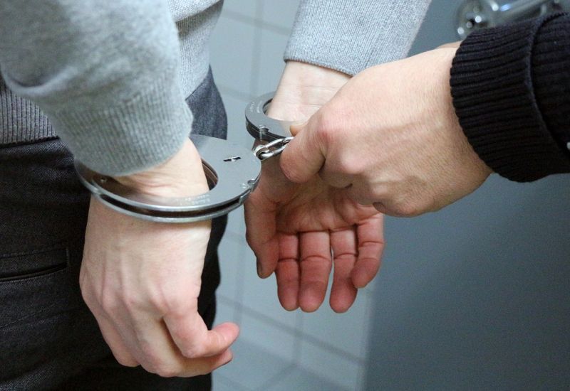 Wyłudzali pieniądze "na BLIKA". Policja zatrzymała nastolatków