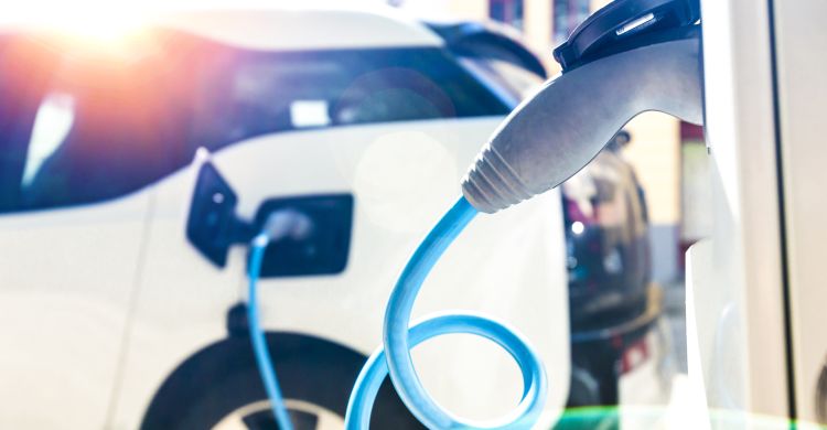 Ładowanie samochodów elektrycznych będzie jeszcze prostsze Charge4Europe