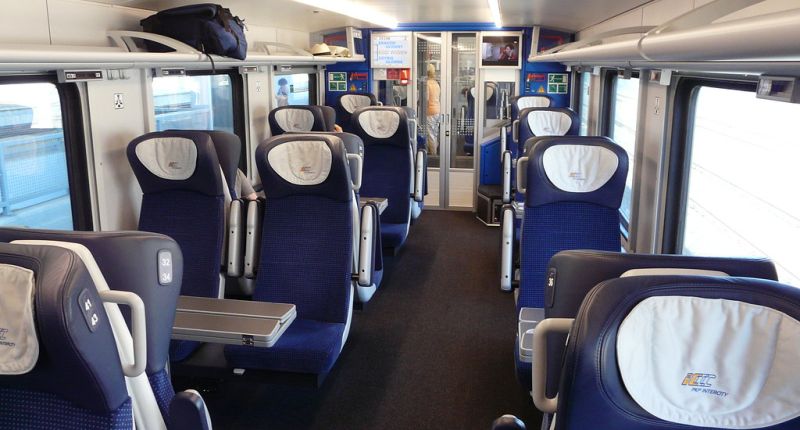 Szybsze kontrole biletów dzięki nowym terminalom mobilnym w PKP Intercity