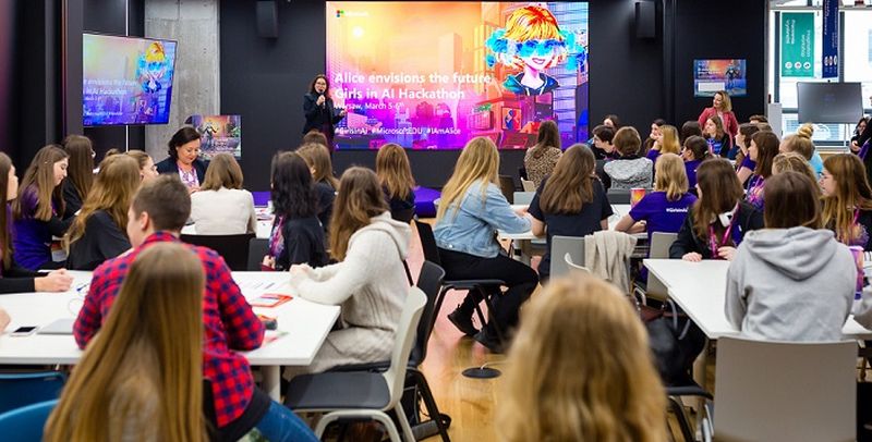 Girls in AI. W Warszawie startuje hackathon dla dziewcząt
