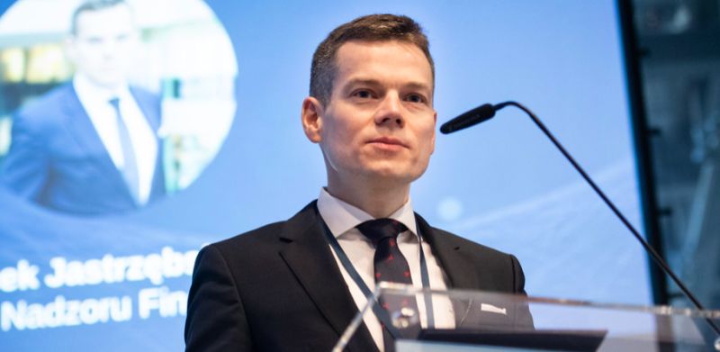 Przewodniczący KNF apeluje do banków: Wstrzymajcie dywidendy