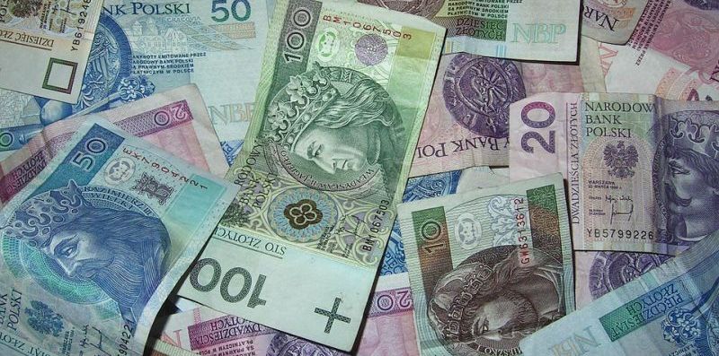 KNF chce szybkiego podniesienia limitu transakcji bez PIN. Wszystko przez koronawirusa